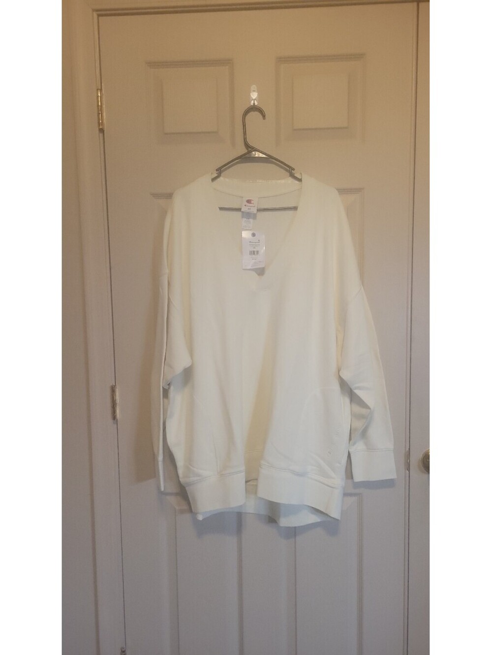 Champion woman's V-Neck Pullover Sweatshirt 2X White